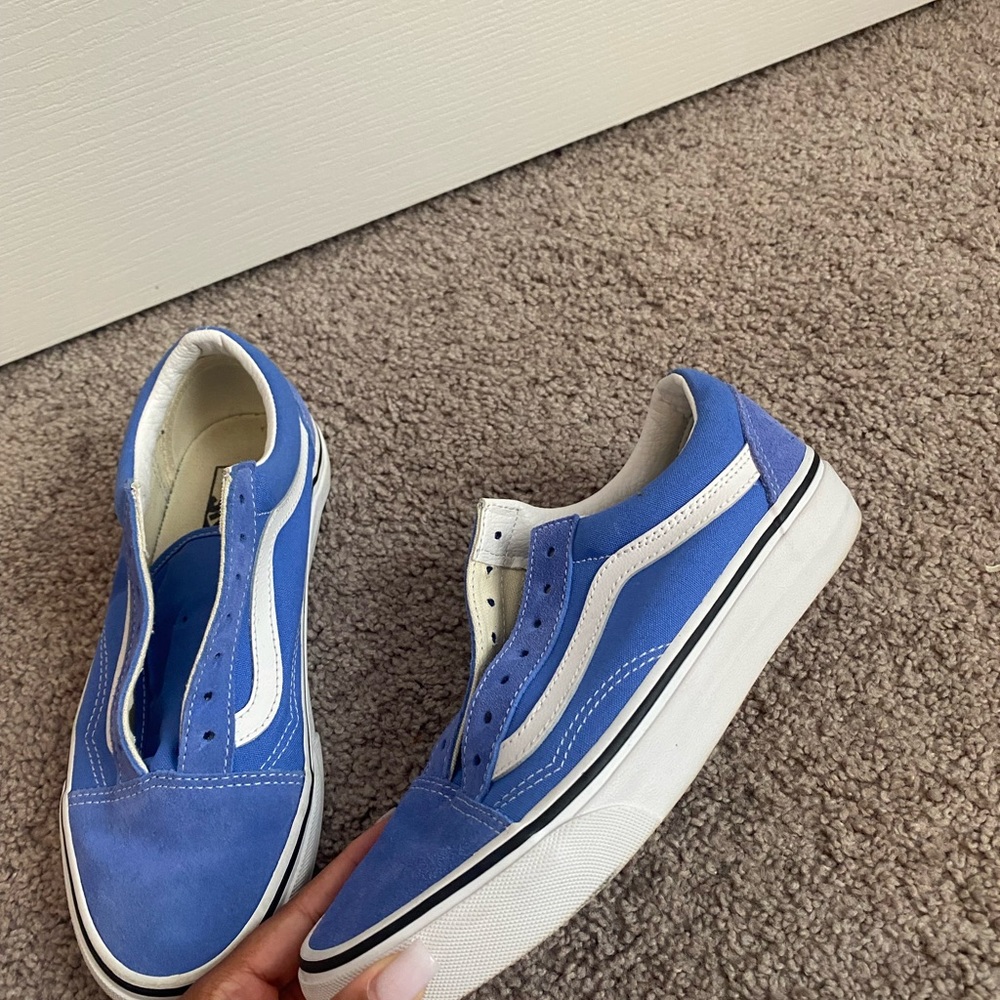 Beautiful Indigo Vans! Lost the shoes strings but easily replaceable!